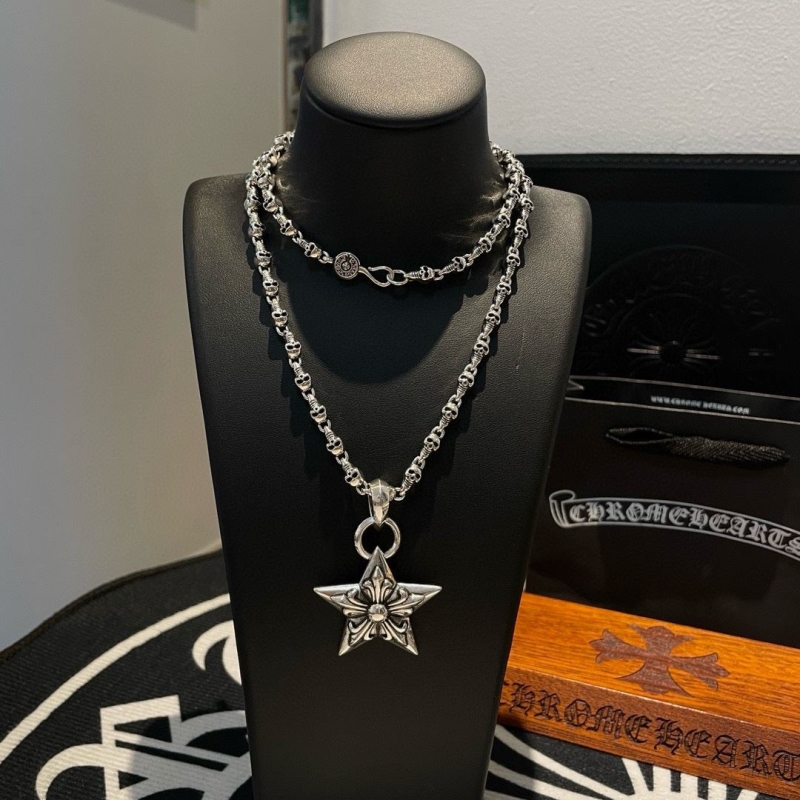 Ch*0me He**ts necklaces